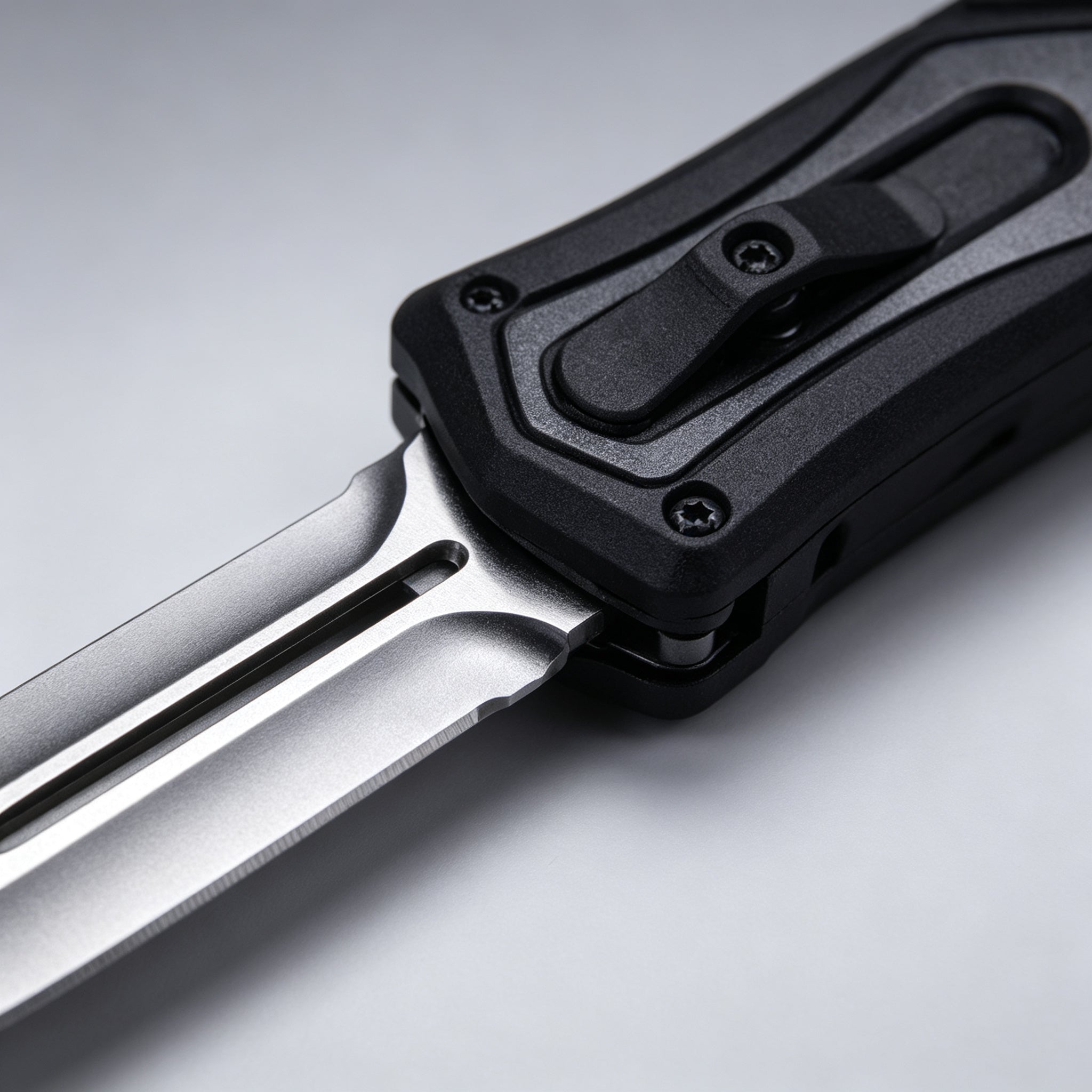 F132-1 Folding Knife – 215mm · 236g — view 3